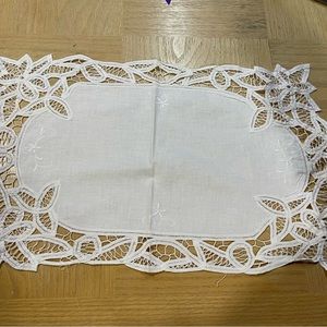 White cotton rectangle ribbon crochet design mat.